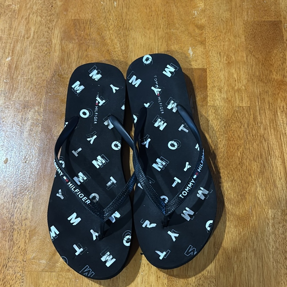 Tommy Hilfiger Black Logo Flip Flops